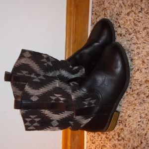 Black cowgirl boots